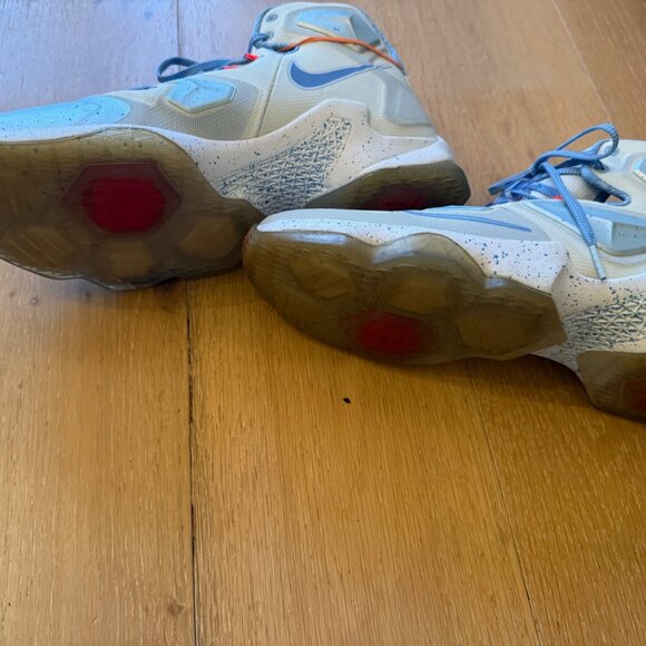 Nike Lebron James White blue Size 11
